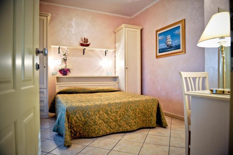 Hotel Residence Veliero Riccione Room photo