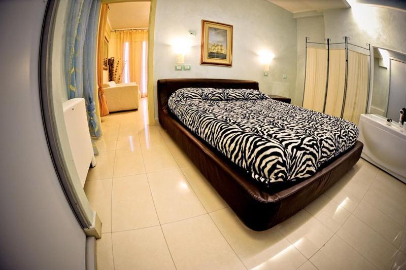 Hotel Residence Veliero Riccione Exterior photo