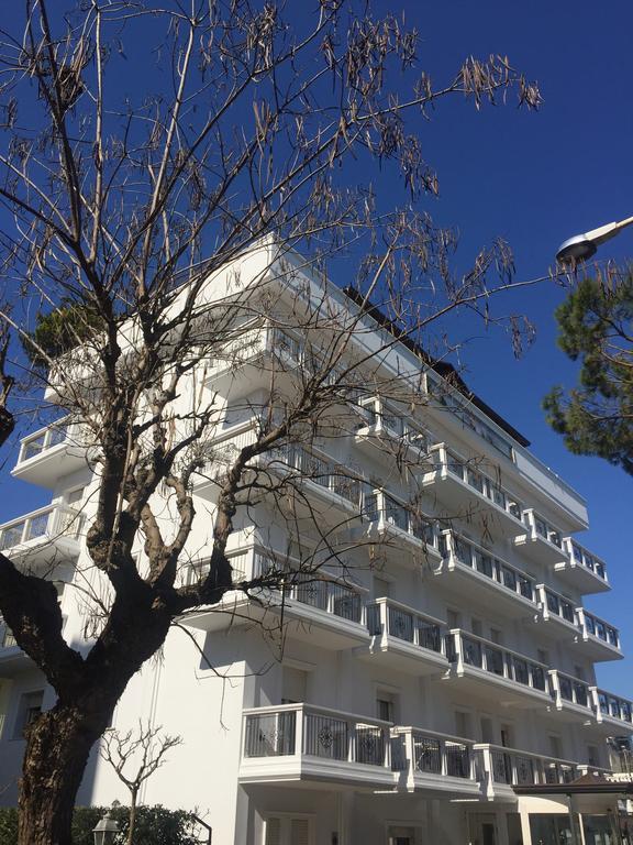 Hotel Residence Veliero Riccione Exterior photo