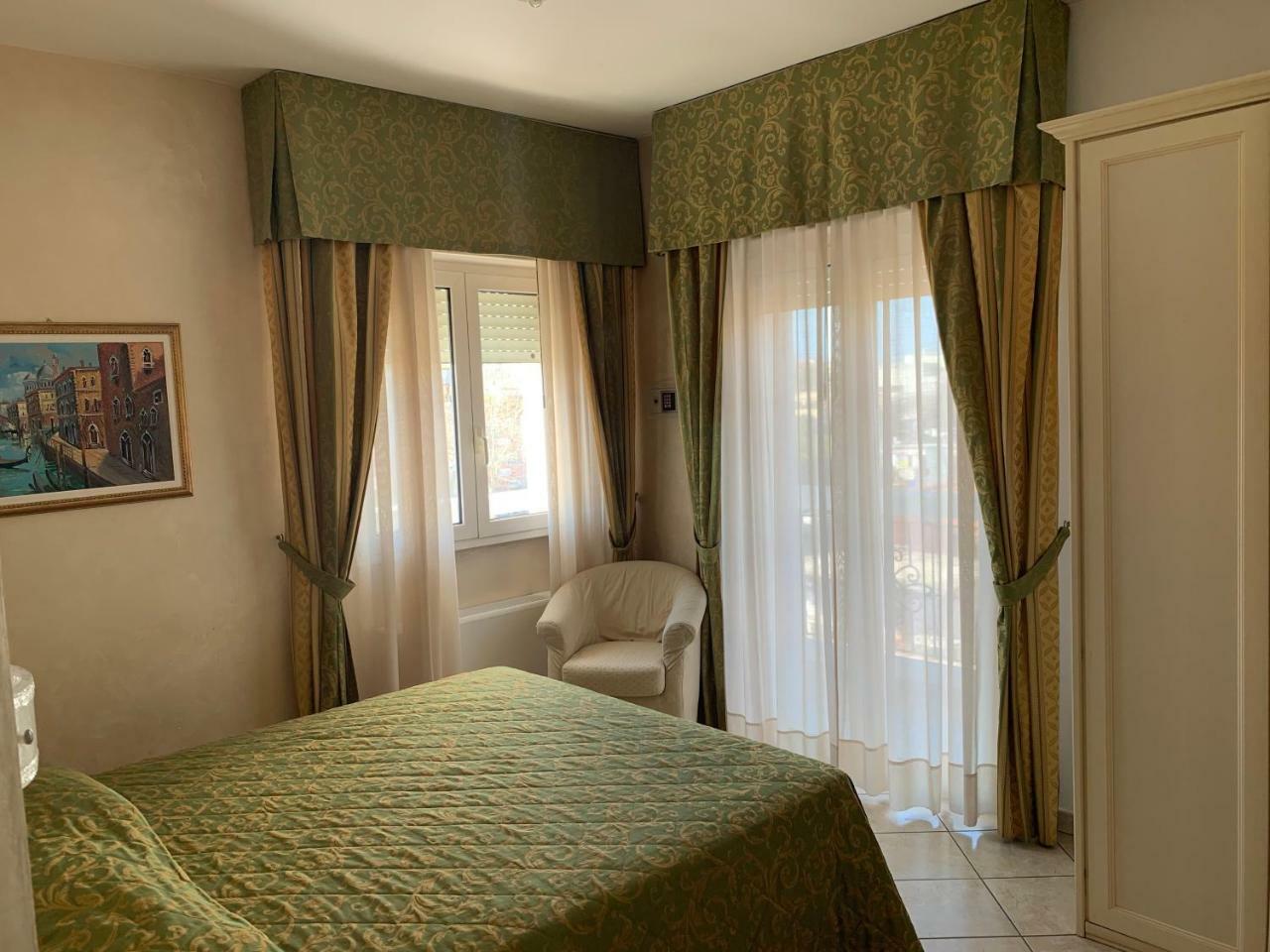 Hotel Residence Veliero Riccione Exterior photo